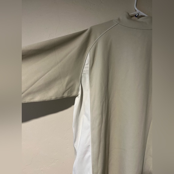Nike Golf Beige with White accents Long Sleeve 1/4 Zipper Pullover
Size XL - Picture 8 of 13